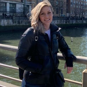 Meet your Posher, Caitlyn